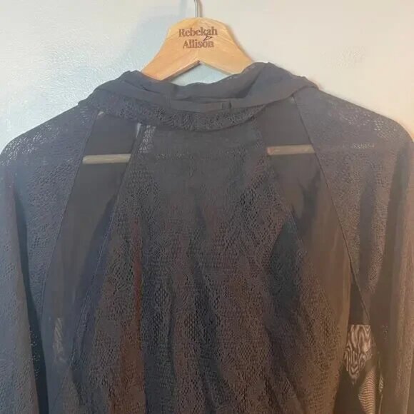 Lululemon In Depth Jacket Lace Combo Black Edition RARE Athletic Size 6 EUC - Picture 14 of 15